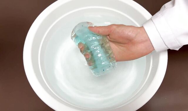 【夏に最適】冷えピタで床オナシート作ってみた!