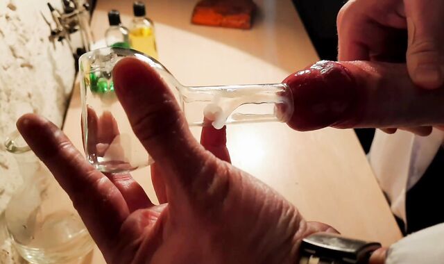 The perfumer created male pheromones, thanks to which the beefstick gets up