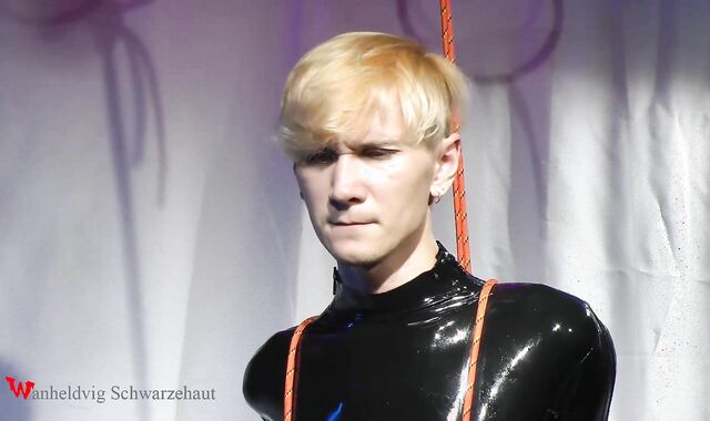 NICKY LATEX DAME BALL-BALL-GAGGED AND TIED