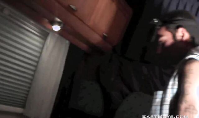 Caravan Men - Arm-Job - Gypsy Mauricio