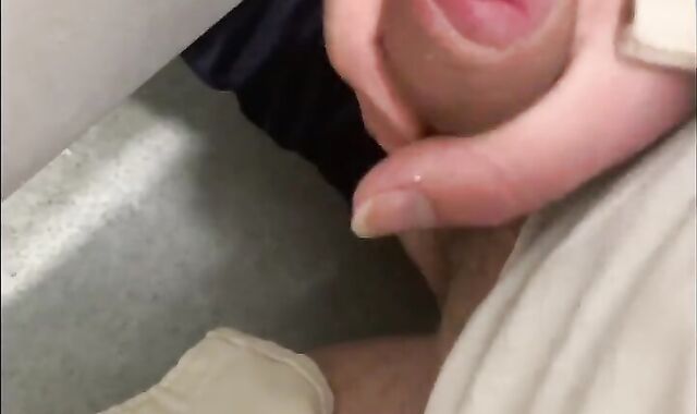 Multiple Understall fun with jism-shot