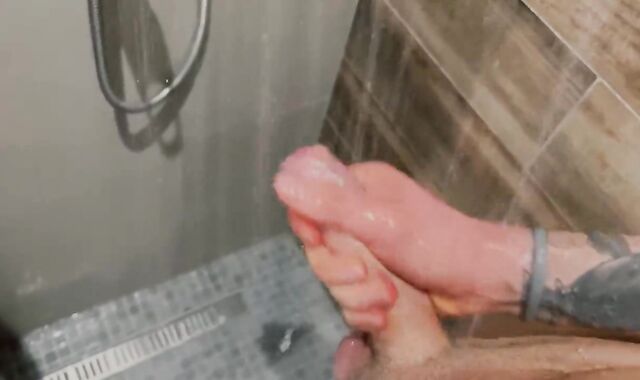 Pulsing BEEF WHISTLE under the shower drizzle????????