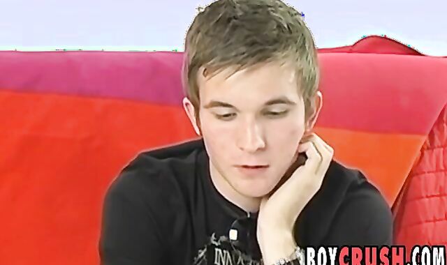 Amateur Gabe Crawford interviewed before wanking and cumming