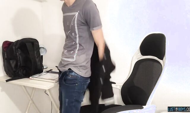 Supah-Lovely Henry Evans concludes off on his homework while milking solo