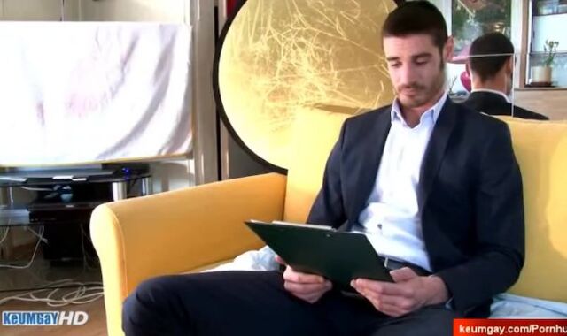 str8 (queer-for-pay) male in suit serviced in a gay porno in spite of him !