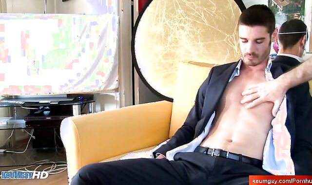 str8 (queer-for-pay) male in suit serviced in a gay porno in spite of him !