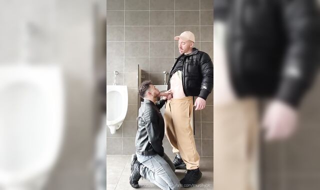 Personal trainer ravages without a rubber his pupil in the gym toilets