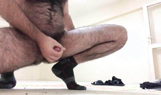 I slinked into our neighbor's empty room and cum on my leg