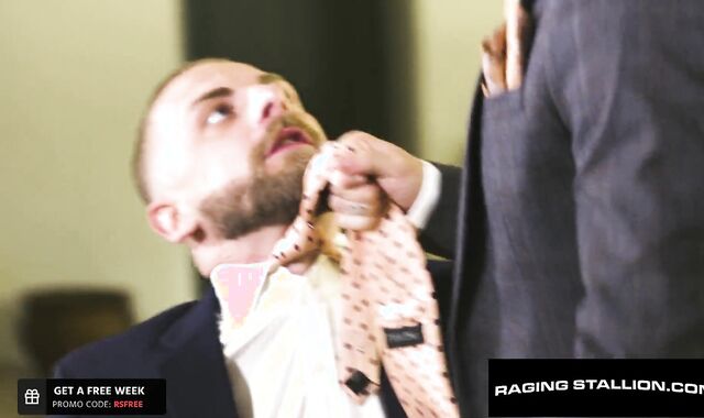 Fellow Realtor Dicked Down By Stunning Client - Manuel Reyes, Zac Johnson - RagingStallion