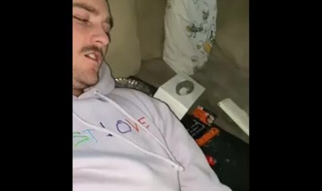 Fellating superb-sized cut and uncut hard-ons