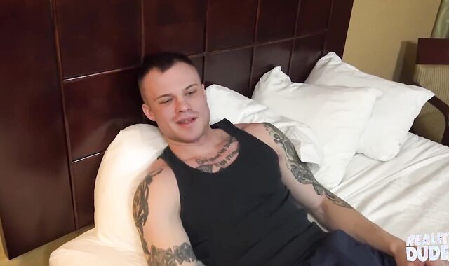 REALITY FELLOWS - Cody Smith Gets Offered A Decent Amount Of Currency To Let Paul Wagner Enjoy His Bootie