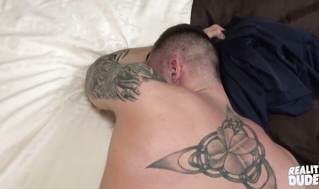 REALITY FELLOWS - Cody Smith Gets Offered A Decent Amount Of Currency To Let Paul Wagner Enjoy His Bootie