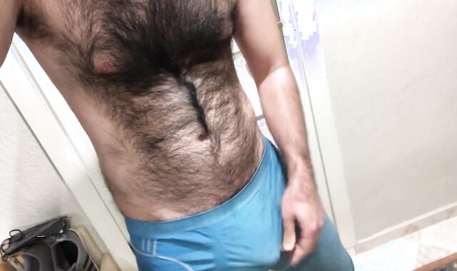 Very wool frosted man Draining off through Lycra Spandex Tights