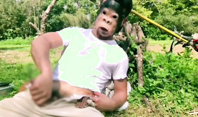 09 [homemade] A powerful Japanese firefighter drains unpleasantly during off-duty mowing work! Th