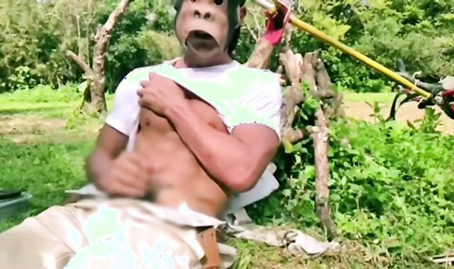 09 [homemade] A powerful Japanese firefighter drains unpleasantly during off-duty mowing work! Th