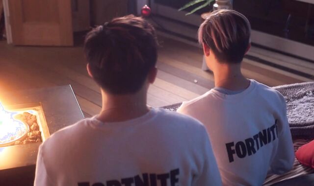 Japanese boyfriends flip porking outdoors, a Christmas treat.