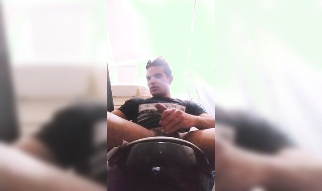 Jovencito +scarcely 18 se masturba mirando porn