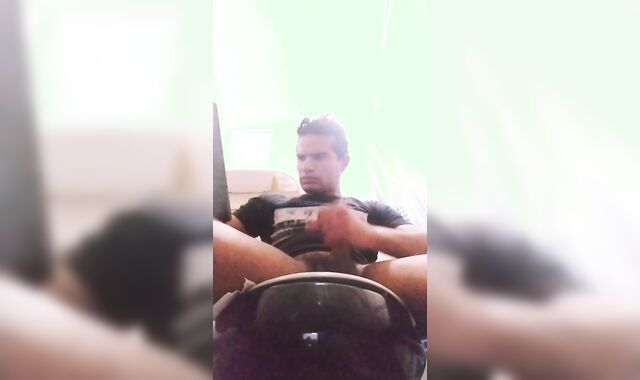 Jovencito +scarcely 18 se masturba mirando porn