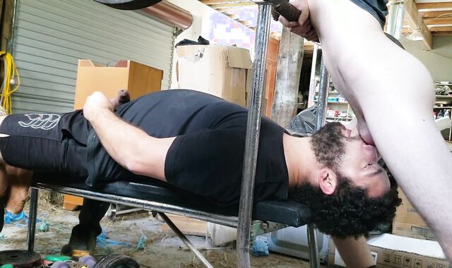 Uber-Cute shaft gives deep gullet workout on the weight bench