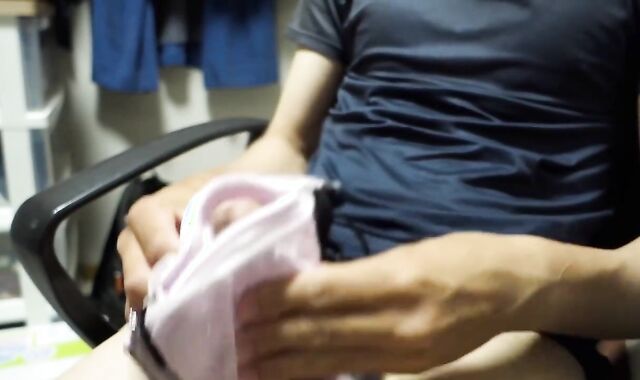 はるかちゃん（18）高校卒業したての女子大生のFカップブラジャーで大量射精オナニー