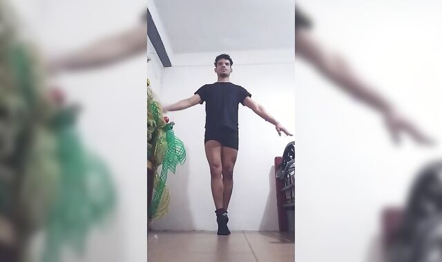 Ejercitándome en suspensores y paseándome rico botando la leche