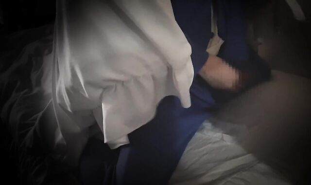 盗撮！？布団を被ってオナニーする男の子