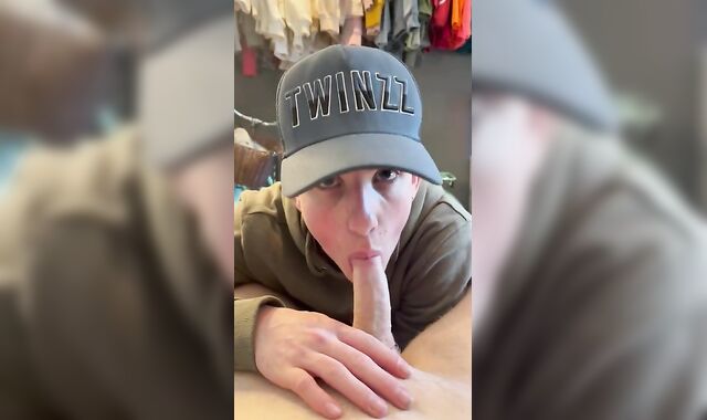 Ultra-Super-Cute twinks sucks bf meatpipe after work