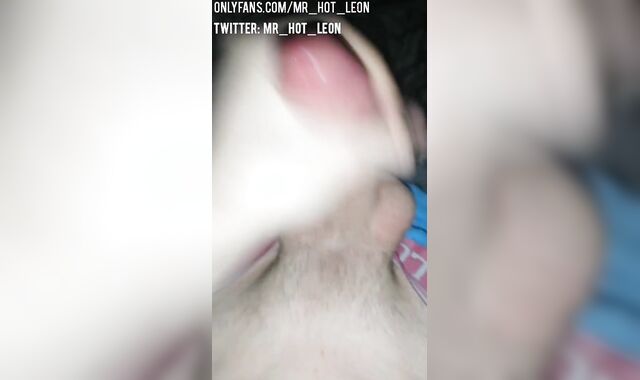 IMMENSE POP-SHOT WHILE DRAINING WITH MY PHAT RUSSIAN TRUNK AT NIGHT