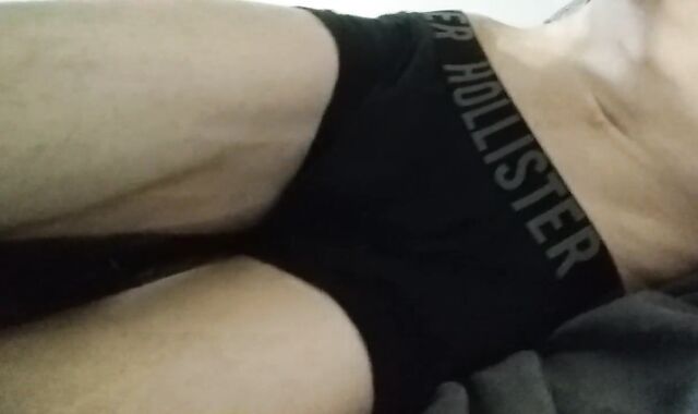 Skinny emo faps it and fingers self