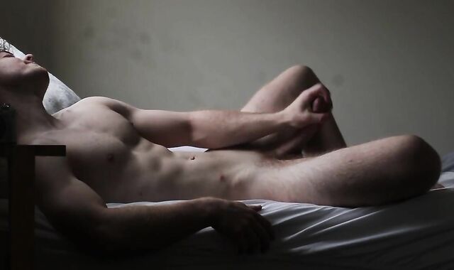 Teenager dude fapping his explosion