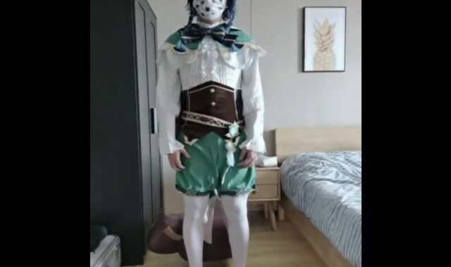Genshin cosplay温迪自慰行為と射精