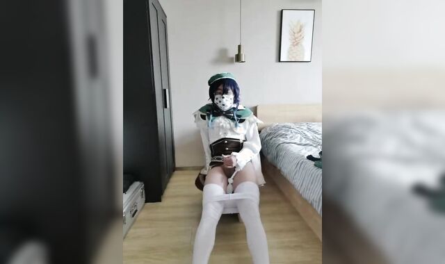 Genshin cosplay温迪自慰行為と射精