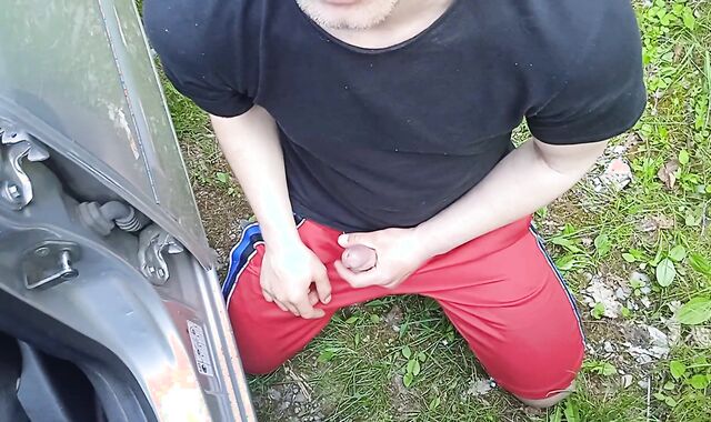 Deep Jaws Jism nd swallow