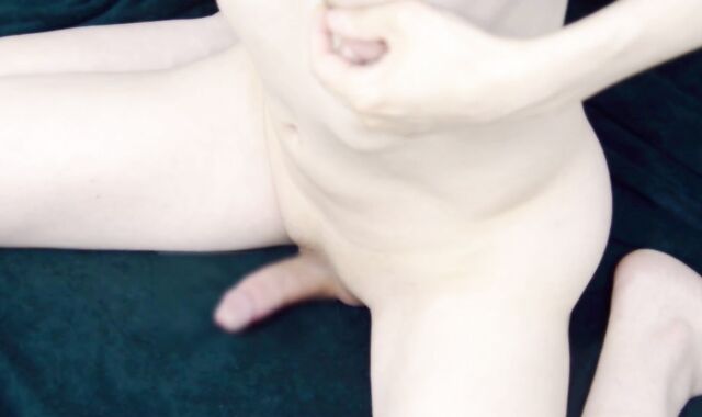 It is a weak spunk-pump that jism just by playing with the nipple