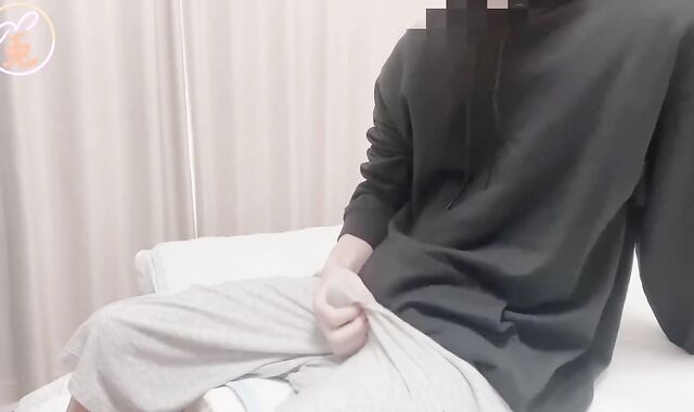 【Japanese unexperienced guy's ejaculation in the pants♡】