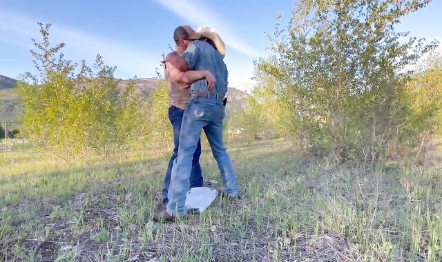 Leviwranglerxxx breeds country booty in gods country