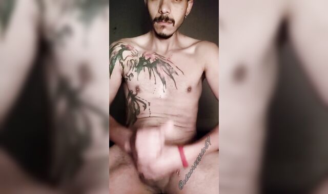 Superb hand-job and pop-shot at dawn