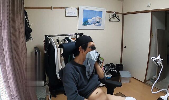 Bad uncle jerks in nephew's underwear