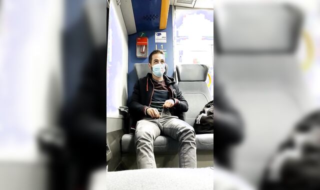 mi masturbo in treno ????????