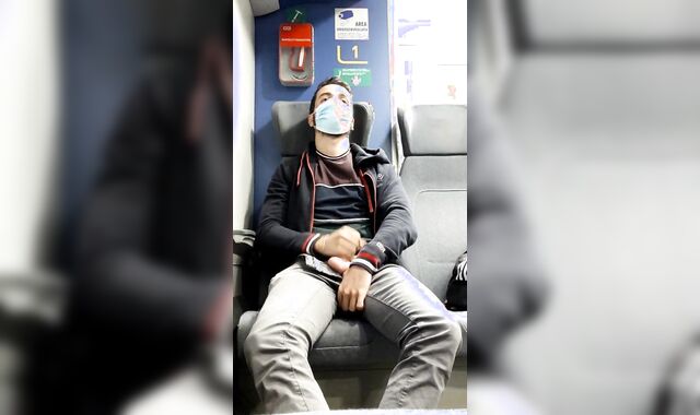 mi masturbo in treno ????????
