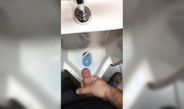 truck stop urinal bate