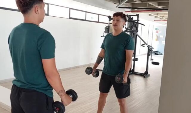 After the gym, a excellent arm job.