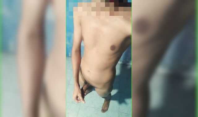 Teen Sri lankan homo twink stud moarn while musterbate on selfie web cam