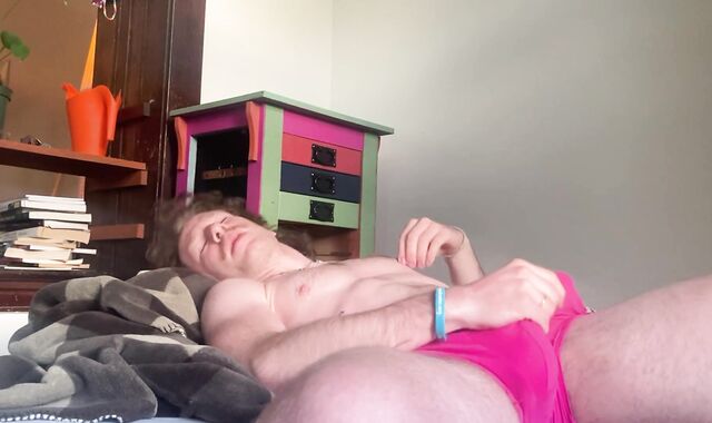 Neighborhood guy lets out 5-day stream