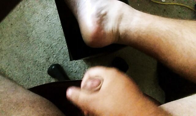 Chubby College Guy Pops a Lot