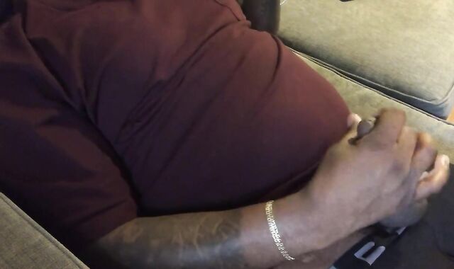 YAM-SIZED DARK-HUED MAN ROD had to lash out spunking all over forearm and t-tee-shirt