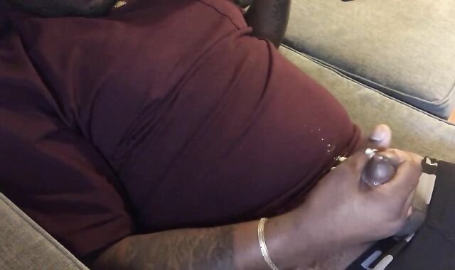 YAM-SIZED DARK-HUED MAN ROD had to lash out spunking all over forearm and t-tee-shirt