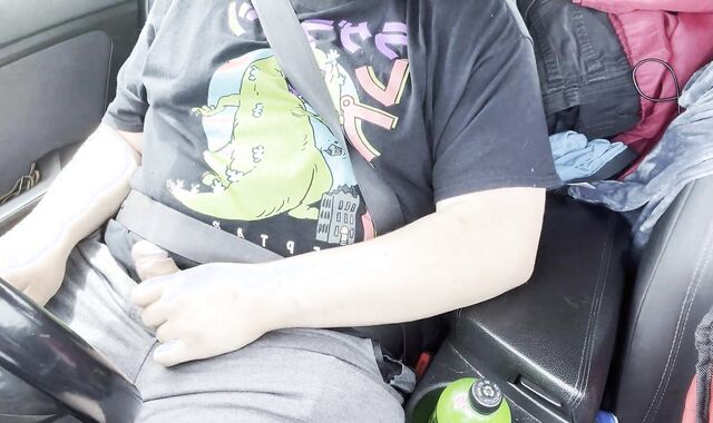 Homo chubs drains bone until he blows a geyser and shoots his flow in his camper