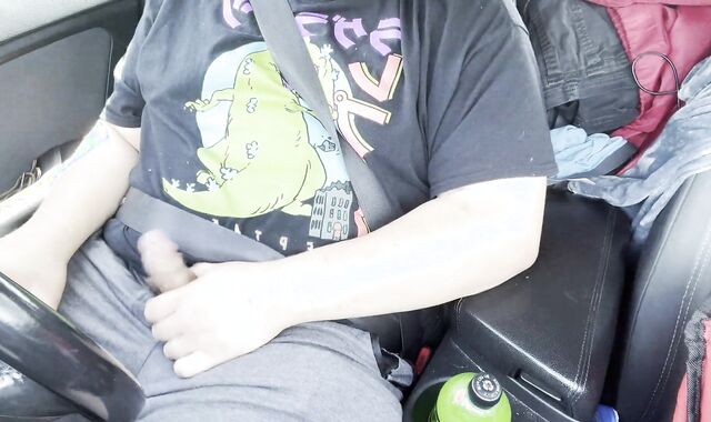 Homo chubs drains bone until he blows a geyser and shoots his flow in his camper