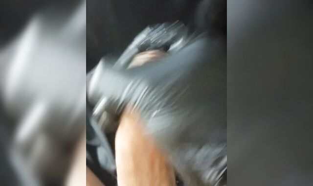 Stroking Off with latex gloves and getting a Immense Pop-Shot